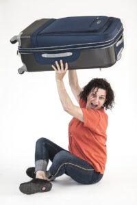 suitcase, baggage, woman-2148828.jpg