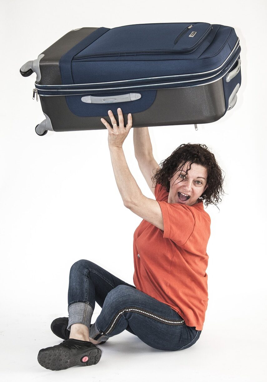 suitcase-baggage-woman-2148828 suitcase, baggage, woman-2148828.jpg